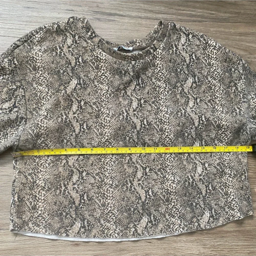 Zara Trafaluc Brown Snake Print Long Sleeve Cropped Sweat Shirt S